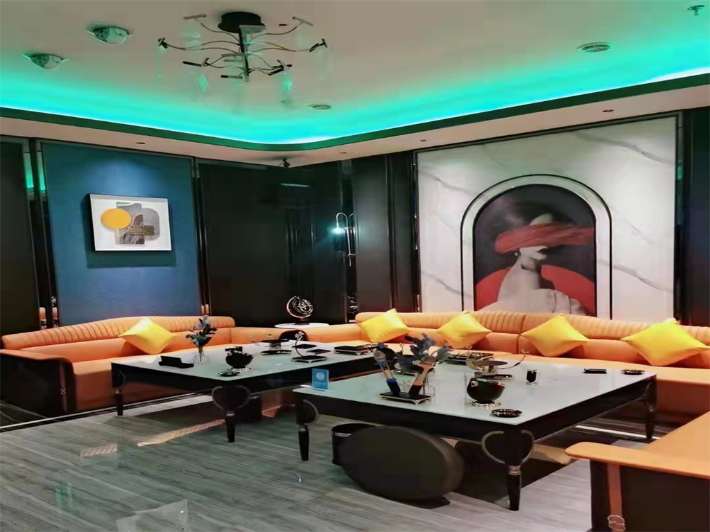 成都夜总会KTV招聘-酒水促销精英，零押金加入，开启璀璨夜场